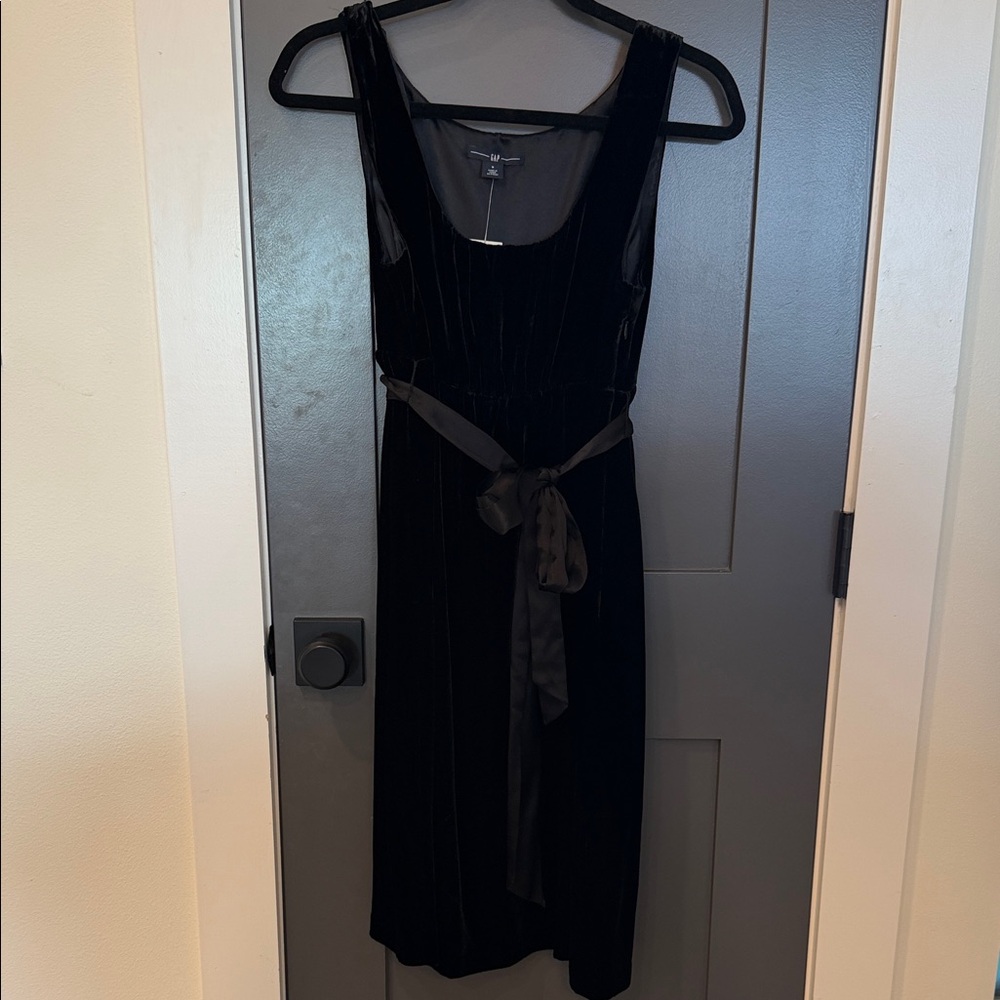 GAP Black Velvet Midi Dress